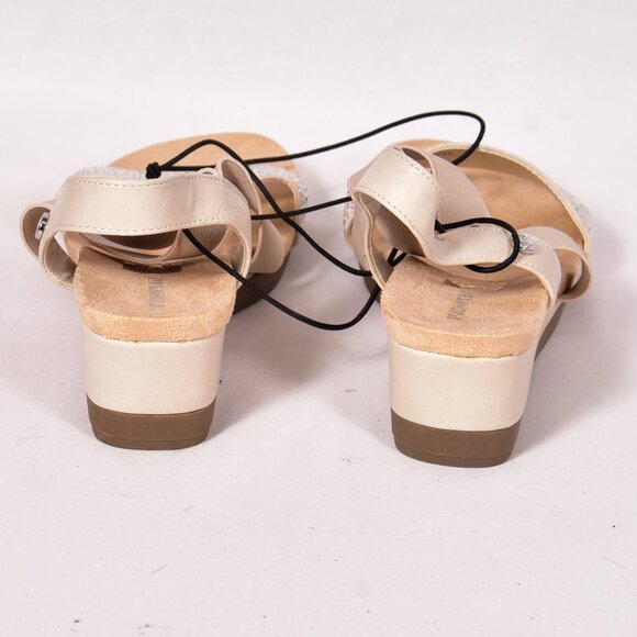 St. John's Bay Women's Tan Sandals Strappy Open Toe Size 6.5 - Picture 5 of 10